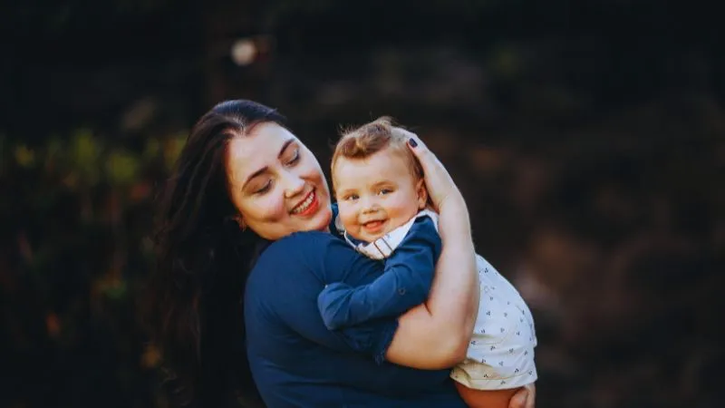 डिलीवरी के बाद मां को खाने में शामिल करनी चाहिए ये 7 चीजें, कमजोरी और थकान से मिलेगा छुटकारा