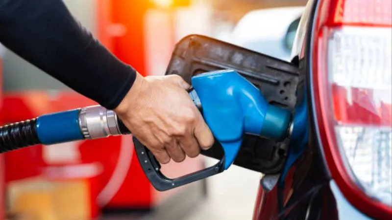 सरकार का बड़ा फैसला, 1 अप्रैल से पूरे देश में E20 पेट्रोल अनिवार्य, जानिए क्या है और क्यों जरूरी