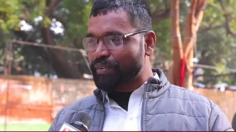 जंतर मंतर पर चिल्ला रहे SC/ST/OBC के प्रदर्शन का एक यादव ने ही गला घोंट दिया!