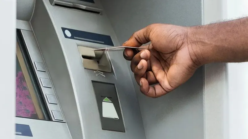 1 अप्रैल 2026 से लागू होगा नया नियम, UPI से ATM कैश निकालना पड़ेगा महंगा