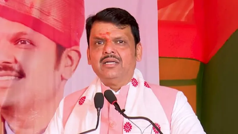 मुख्यमंत्री फडणवीस ने जोरहाट में भरी हुंकार, बोले- पीएम मोदी ने असम को “फेविकोल जैसा” जोड़ा