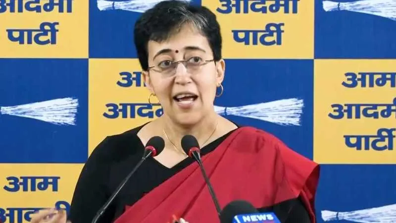 'सत्ता पक्ष को छूट, विपक्ष के सवाल पर…', AAP नेता आतिशी का विधानसभा अध्यक्ष को पत्र, निष्कासित विधायकों को वापस बुलाने की मांग