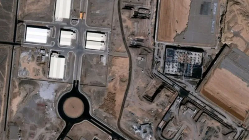 ईरान के नतांज न्यूक्लियर सेंटर पर इजरायल-अमेरिका का बड़ा हमला, खतरनाक गैस के रिसाव की खबर से हड़कंप!