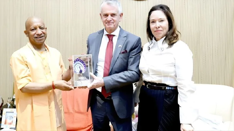 UP में निवेश बढ़ाने पर जोर... CM योगी से कनाडा के उच्चायुक्त की अहम मुलाकात, जानें किन मुद्दों पर हुई चर्चा