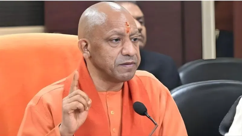 LPG का सस्ता विकल्प तैयार... CM योगी ने अधिकारियों को दिया आदेश, UP की 7527 गौशालाओं से शुरू होगा बड़ा मिशन