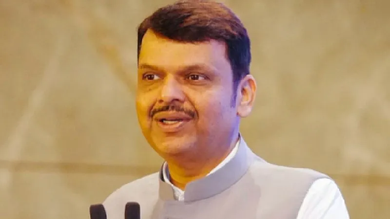 खाड़ी देशों में फंसे महाराष्ट्रियों के लिए सरकार ने जारी किया व्हाट्सएप हेल्पलाइन नंबर