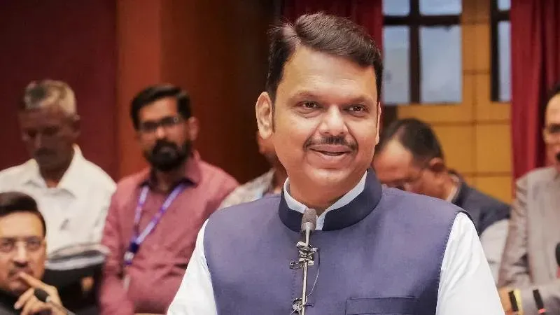 'पेट्रोल-डीजल की कोई कमी नहीं...,' CM फडणवीस ने अफवाह फैलाने वालों को चेतावनी दी, कहा- नहीं लग रहा लॉकडाउन