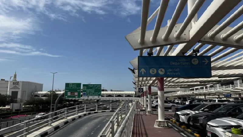 दुबई एयरपोर्ट के पास ड्रोन हमला, भारतीय समेत 4 लोग घायल; यूएई एयर डिफेंस ने कई मिसाइलें और ड्रोन रोके