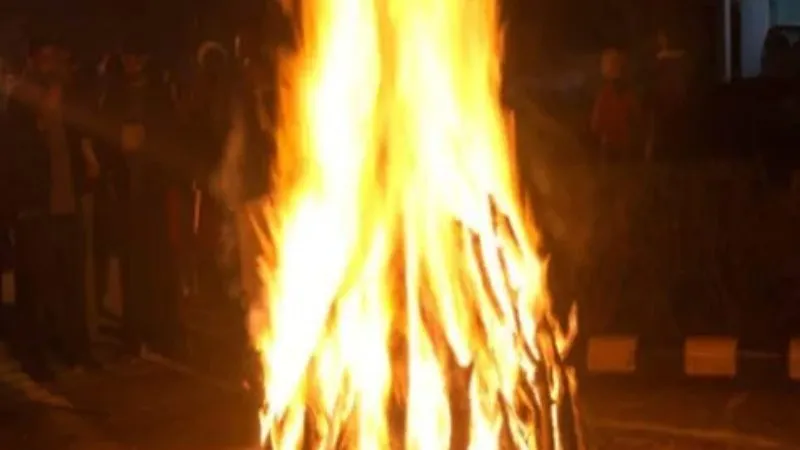 चंद्र ग्रहण से बढ़ा भ्रम: कालकाजी मंदिर के पीठाधीश्वर ने स्पष्ट किया,दिल्ली में 3 मार्च शाम 7 बजे के बाद होगा होलिका दहन