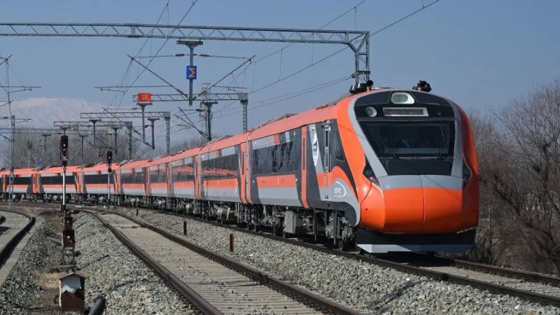 रेलवे में टेक्नोलॉजी का बूस्ट: सरकार ने इंफ्रास्ट्रक्चर को मजबूत करने के लिए 765 करोड़ की परियोजनाओं को दी मंजूरी