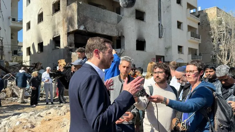 इजरायल का बड़ा आरोप, नागरिकों पर मिसाइलें दाग रहा ईरान, यह युद्ध नहीं ‘अपराध’ है