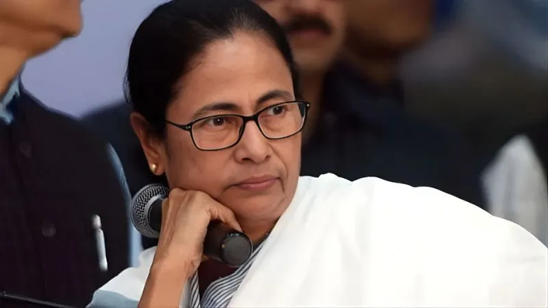 बंगाल चुनाव से पहले ममता बनर्जी 23 पदों से अचानक दिया इस्तीफा, जानें वजह