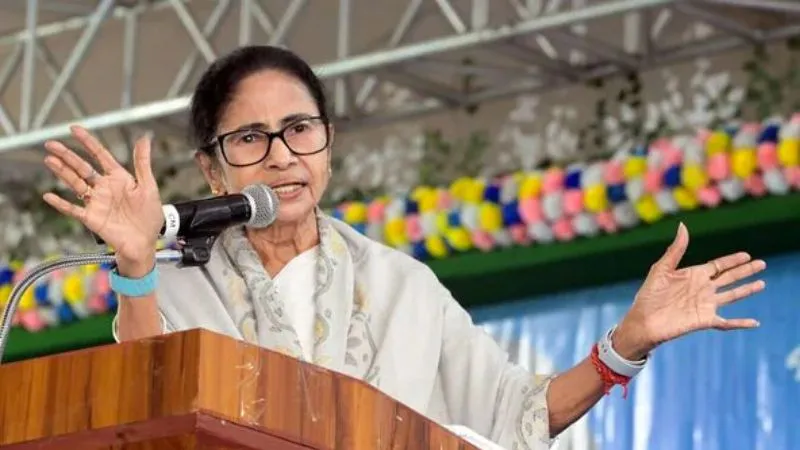 West Bengal Election: चुनाव से पहले CM ममता बनर्जी का बड़ा दांव, पुजारी-मुअज्जिनों का मानदेय बढ़ाने का ऐलान