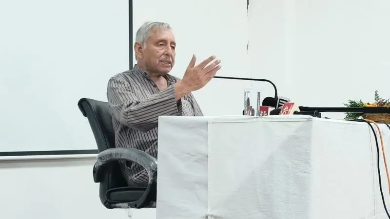 'मुगलों के राज में सोने की चिड़िया था भारत...', दिग्गज कांग्रेसी मणिशंकर अय्यर ने पाकिस्तान से भी की बात की वकालत, मचा बवाल