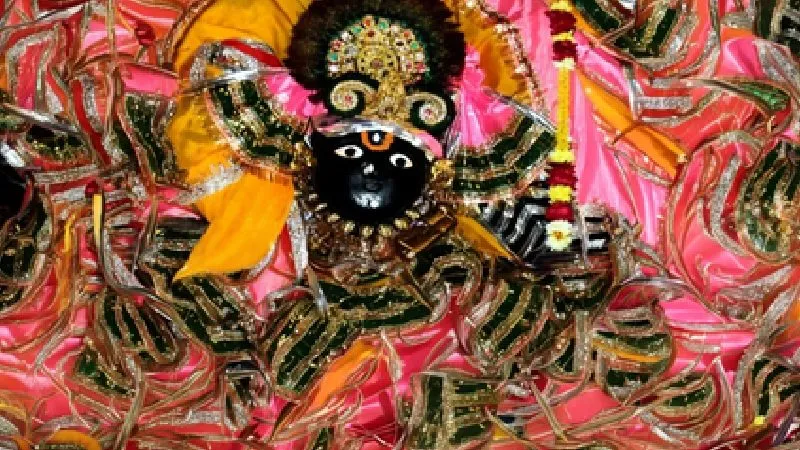 ब्रज की अनोखी होली: दाऊजी महाराज मंदिर में हुरंगा और कोड़ेमार का उत्सव