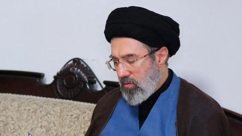 कोमा में पहुंचे ईरान के नए सुप्रीम लीडर मोजतबा खामेनेई, इजरायली हमले में एक पैर कटा, द सन की रिपोर्ट में दावा