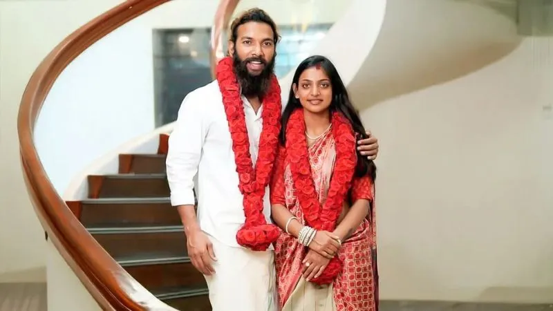 शादी पर उठे सवाल तो मोनालिसा ने तोड़ी चुप्पी, बोलीं- हमने हिंदू रीति-रिवाज से की शादी, अफवाहों में सच्चाई नहीं