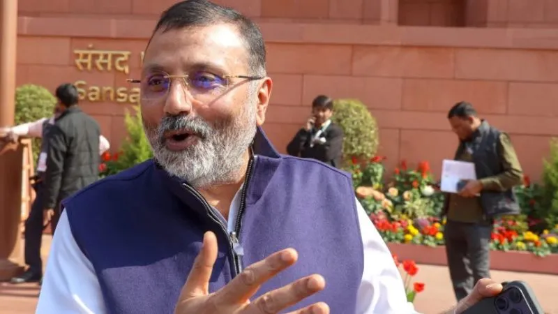 निशिकांत दुबे का राहुल गांधी पर प्रहार, बताया ‘वोकेशनल लीडर ऑफ प्रोपेगेंडा’, विपक्ष के LPG प्रदर्शन पर भी साधा निशाना