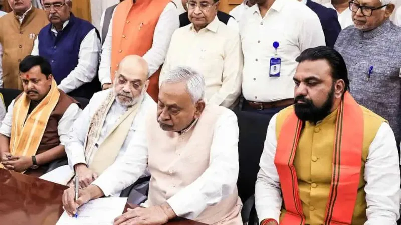 नया सीकरण, नया फॉर्मूला, बिहार की सत्ता में ऐसे होगा बंटवारा… JDU को डिप्टी CM और 15 मंत्री पद, BJP के पास स्पीकर?