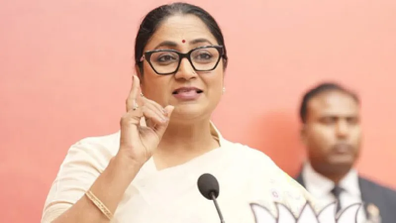 दिल्ली के पालम में चार मंजिला इमारत में भीषण आग, 9 लोगों की मौत, मुख्यमंत्री ने मुआवजे का किया ऐलान