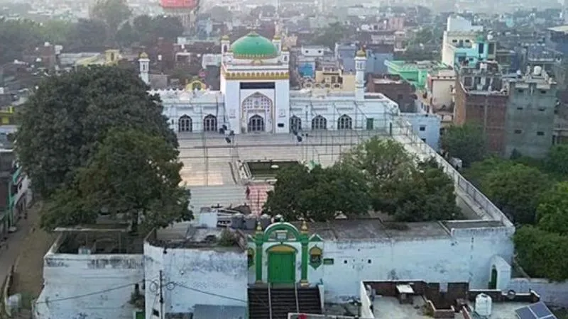 सरकारी जमीन पर खड़ी कर दी मस्जिद और दरगाह! शाही जामा मस्जिद के इमाम पर बड़ा एक्शन, भरना होगा 7 करोड़ जुर्माना