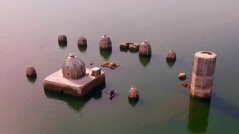 बाथू की लड़ी: 8 महीने पानी में डूबकर भी अडिग रहने वाला रहस्यमयी शिव मंदिर