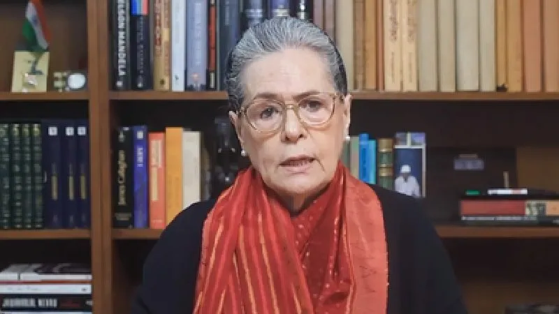 बीमारी के बाद ठीक हुईं सोनिया गांधी, डॉक्टरों ने दी अस्पताल से छुट्टी