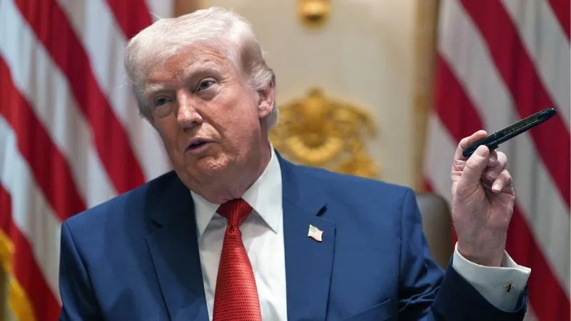 ट्रंप का दावा- ईरान की अपील पर रोकी सैन्य कार्रवाई, 10 दिनों की दी मोहलत!