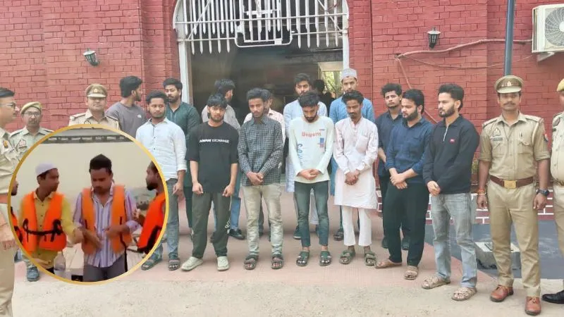 बीच गंगा नाव में नॉनवेज खाते हुए की इफ्तार पार्टी, पुलिस ने 14 मुस्लिम युवकों को सिखाया सबक, जानें पूरा मामला
