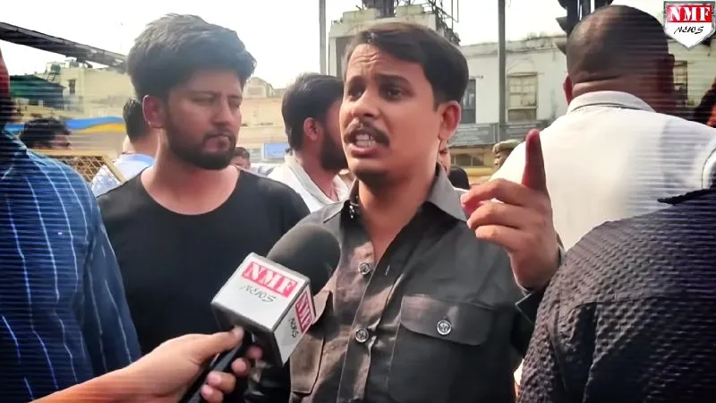 बात Yogi के मां के सम्मान की थी, UP की जनता ने बीच चौराहे इलाज बांध दिया!