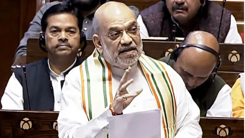 लोकसभा में वामपंथी विचारधारा पर बरसे अमित शाह, बोले- वामपंथियों ने आदिवासियों को बहकाया