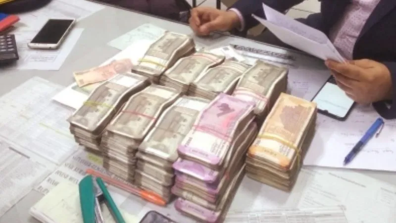 पश्चिम बंगाल विधानसभा चुनाव: दो जगहों से भारी नकदी बरामद, पुलिस जांच में जुटी