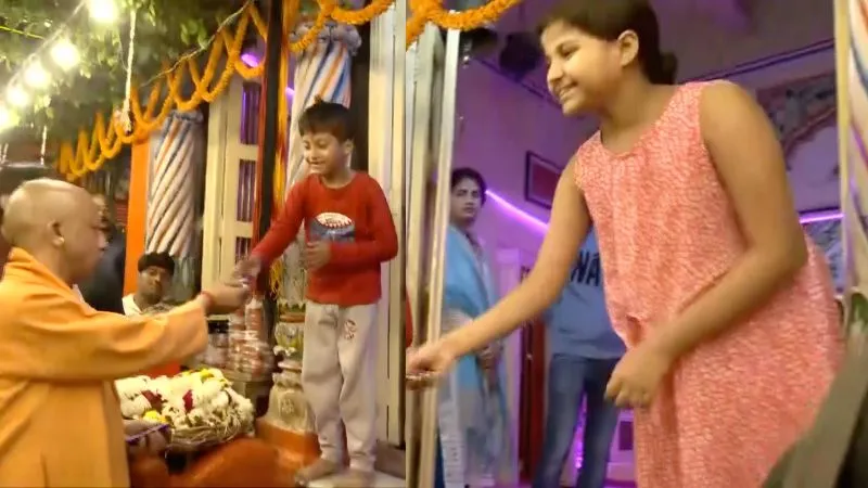 काशी विश्वनाथ धाम में पूजा के लिए पहुंचे थे CM योगी, दिखा दिलचस्प नजारा, बच्चे ने कहा Happy Holi बाबा जी, फिर जो हुआ...