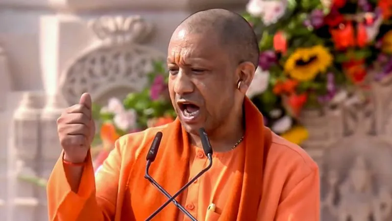 पेट्रोल-डीजल और सिलेंडर की भ्रामक खबरों पर योगी सरकार सख्त, जमाखोरों पर एक्शन के निर्देश, अफवाह उड़ाने वालों पर होगी कार्रवाई