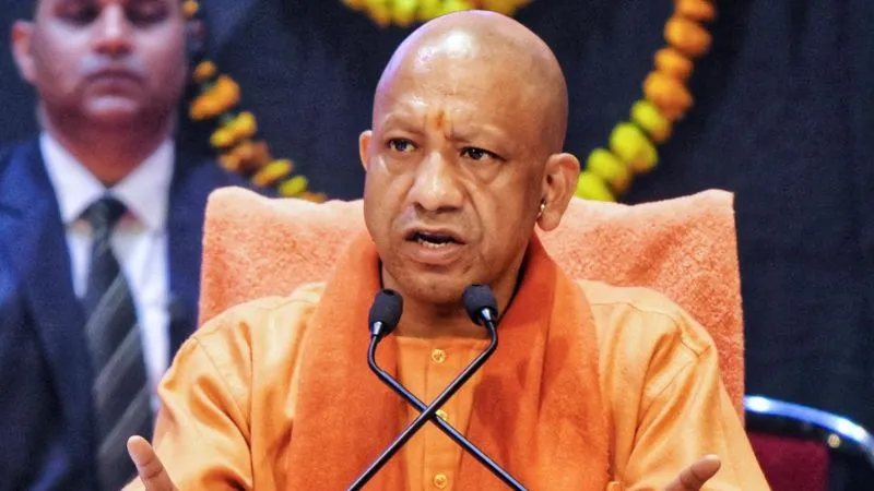 CM योगी ने किया बड़ा ऐलान, अब टीचर्स, वकील और पत्रकारों को मिलेगा अपना घर