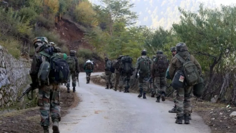 जम्मू-कश्मीर: गांदरबल में आतंकवादियों के साथ मुठभेड़ जारी, सुरक्षा बलों ने गांव घेर लिया