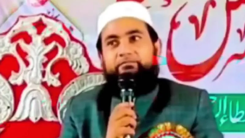 Yogi की मां को अपशब्द कहकर छुपा था Maulana Abdulla, घसीट लाई यूपी पुलिस!