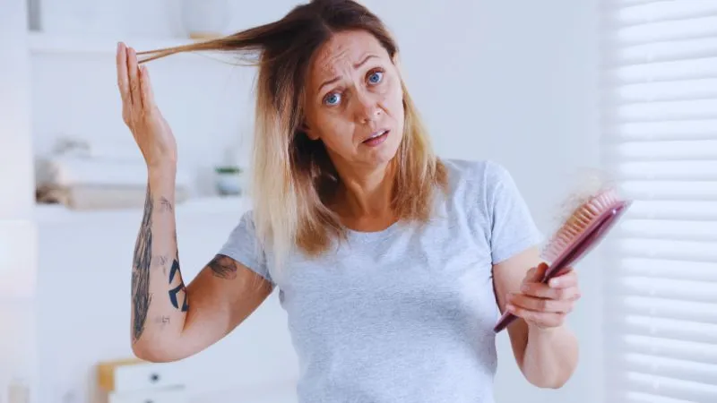 गर्मियों के आते ही चिपचिपे हो जाते हैं बाल, सभी परेशानियों से निजात दिलाएंगे ये तेल, अगर जान लेंगे इस्तेमाल करने का सही तरीका