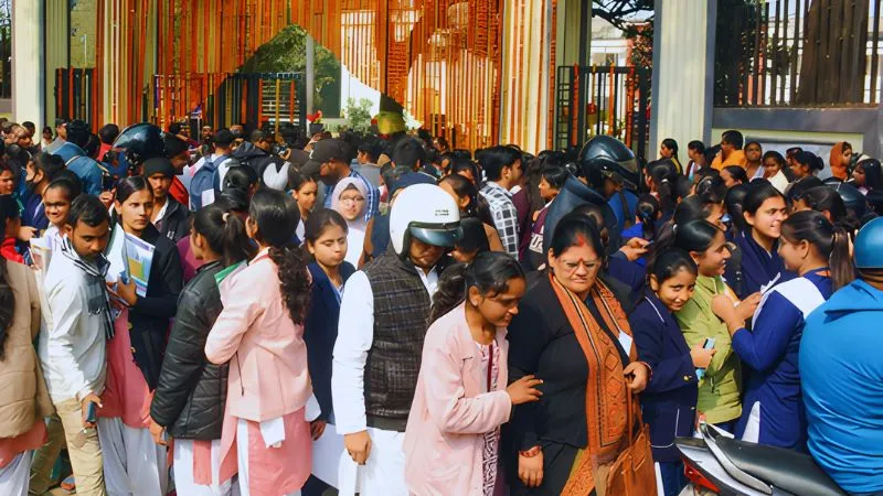 Bihar Board 10th Result 2026: 10वीं के रिजल्ट में लड़कों पर फिर भारी पड़ीं लड़कियां, टॉप 3 में 2 छात्राओं ने मारी बाजी