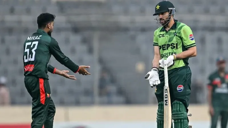 Pak Vs Ban: बचकानी हरकत से आउट हुए सलमान आगा, मेहदी हसन मिराज से मैदान पर भिड़ंत