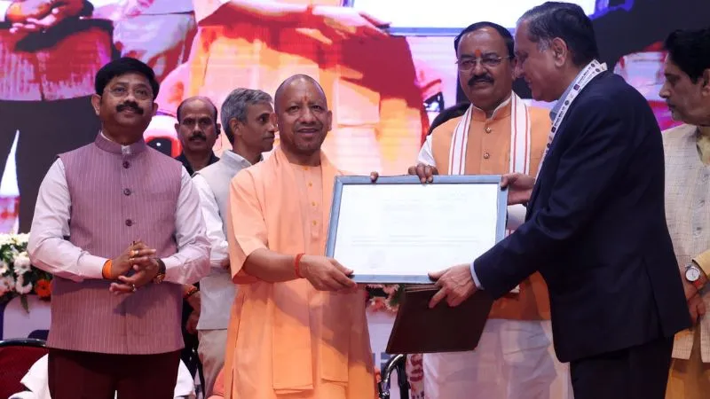 निवेश का नया ग्लोबल हब बना उत्तर प्रदेश, CM योगी ने ‘निवेश मित्र 3.0’ के साथ फूंका विकास का शंखनाद