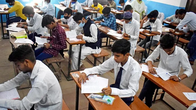 UP Board Exam 2026: अब 12वीं के स्टूडेंट्स बढ़ा सकेंगे अपने नंबर, यूपी बोर्ड ने शुरू की इम्प्रूवमेंट परीक्षा
