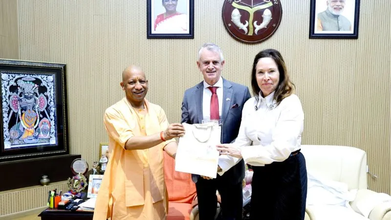 CM योगी से कनाडा के उच्चायुक्त की मुलाकात, UP में निवेश और टेक्नोलॉजी सहयोग पर बनी सहमति