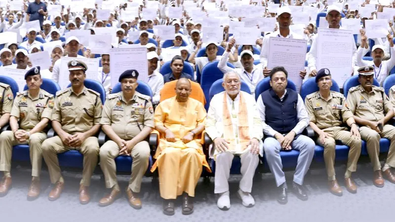 मुख्यमंत्री योगी आदित्यनाथ का बड़ा ऐलान: यूपी पुलिस में करीब 1 लाख भर्तियां, युवाओं को मिला सुनहरा अवसर