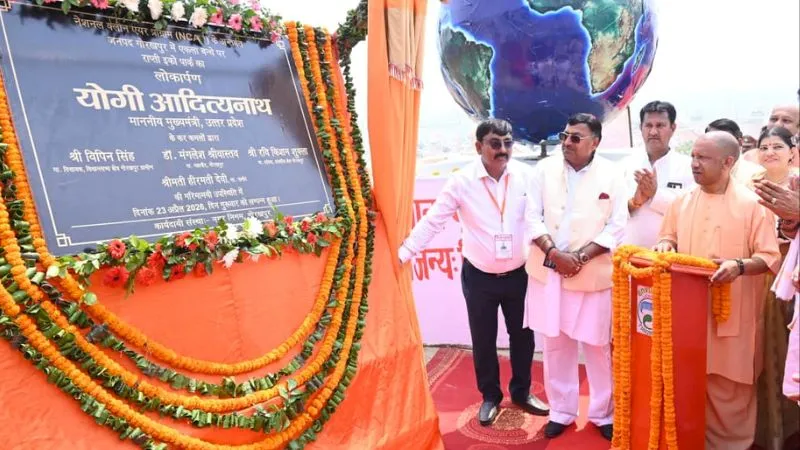 CM योगी ने गोरखपुर को दी 1055 करोड़ की सौगात, बोले- नीयत साफ हो तो नियति बदलने में देर नहीं लगती