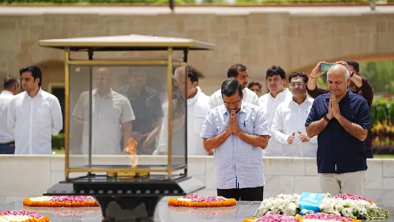 हम न्यायपालिका का बहुत सम्मान करते हैं, लेकिन कुछ ऐसी परिस्थितियां पैदा हुई हैं कि हमें यह सत्याग्रह करना पड़ रहा- केजरीवाल