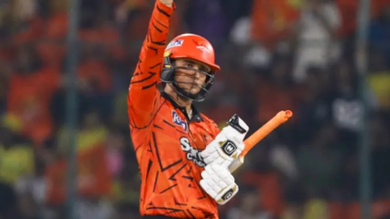 IPL 2026: 7 गेंदों में लगातार बाउंड्री, फिर 15 गेंदों में फिफ्टी, अभिषेक शर्मा ने CSK के खिलाफ खेली तूफानी पारी