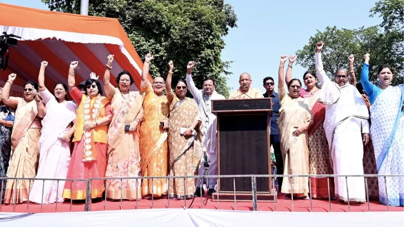 अब नारी शक्ति देगी जवाब... विधानसभा चुनाव 2027 में मिलेगा हिसाब, CM योगी के नेतृत्व में महिला मंत्रियों ने विपक्ष को घेरा