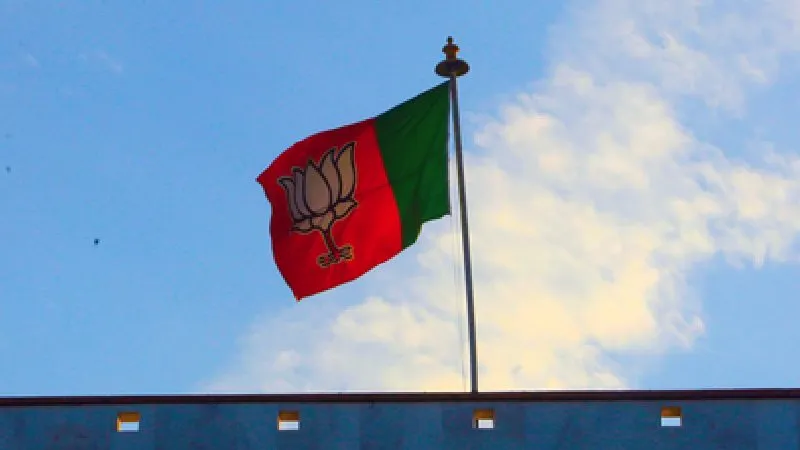 पश्चिम बंगाल विधानसभा चुनाव 2026: भाजपा ने कोलकाता पुलिस के तीन अधिकारियों के ट्रांसफर की मांग की