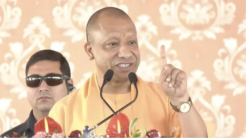 UP के मजदूरों को योगी सरकार का बड़ा तोहफा, श्रमिकों की न्यूनतम मजदूरी में हुई बढ़ोतरी, जानें नई दरें